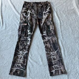 Rebel Vengeance Men's Woodland Camo Cargo Tapestry  Pants 30x31(measured) skulls